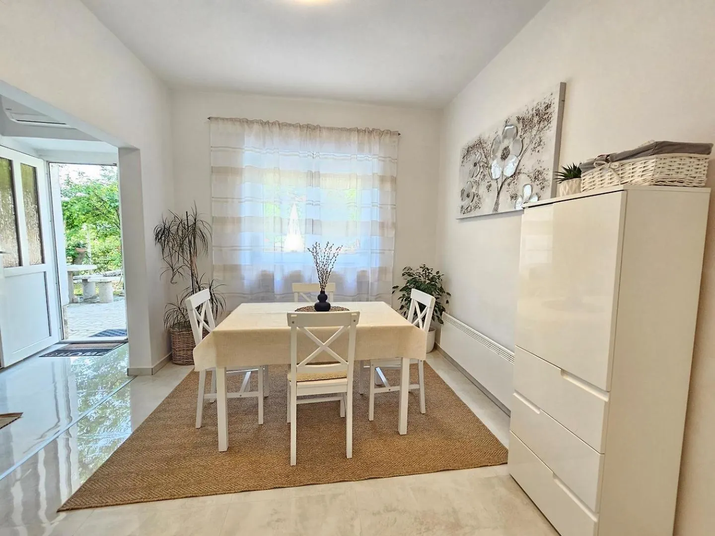 Melita - Apartment With Terrace, 200 M From The Beach Novi Vinodolski